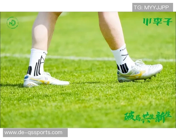 小李子足球实体店全新开业精选足球装备助你成就球场梦想